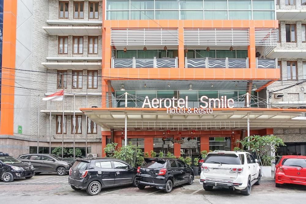 Aerotel Smile Losari Makassar Dış mekan fotoğraf